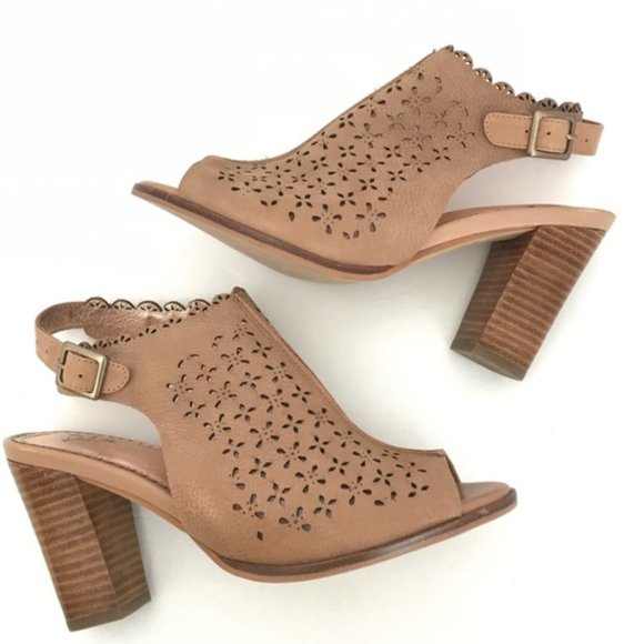 Miss Albright *Anthropologie* Peep Toe Block Heel Sandal Size 9 Tan - Picture 1 of 11
